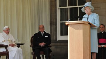 HM-The-Queen-at-Holyrood-picture-2