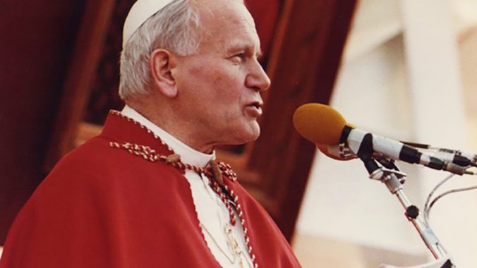 Pope John Paul II greets the staff and the students of Saint Andrew's College of Education