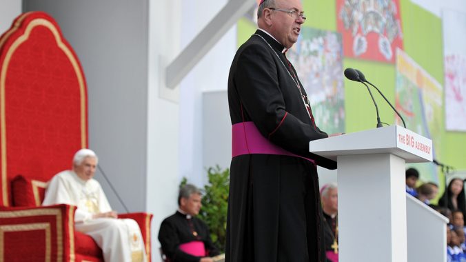 Bishop McMahon welcomes the Pope to the Big Assembly
