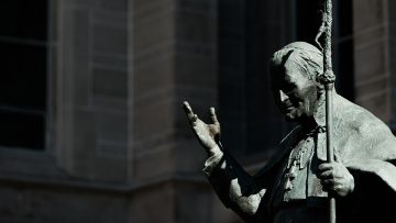 Pope John Paul II ordains priests in Manchester in 1982